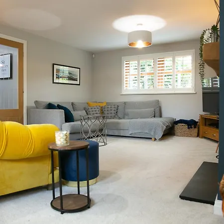 Modern Family - Gateway To Yorkshire Leeds (West Yorkshire)