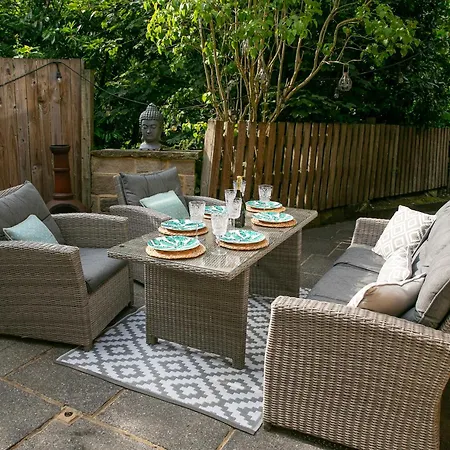 Modern Family - Gateway To Yorkshire * Leeds (West Yorkshire)