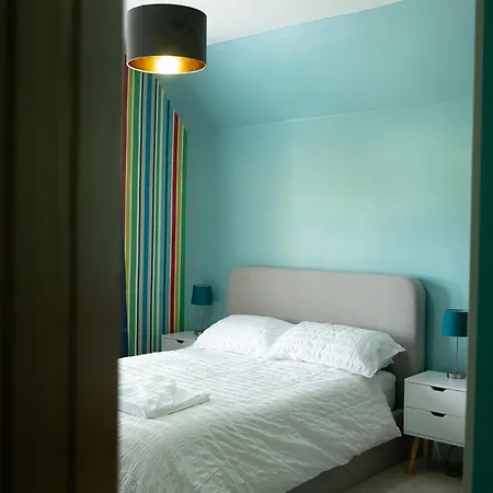 Modern Family - Gateway To Yorkshire