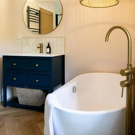 Modern Family - Gateway To Yorkshire * Leeds (West Yorkshire)