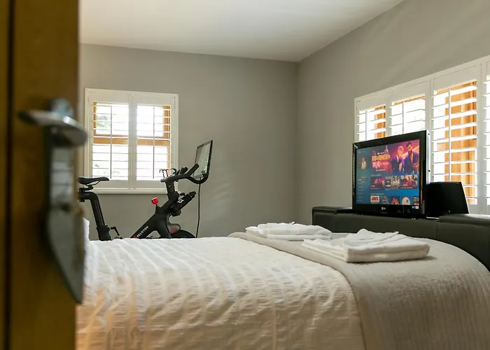 Modern Family - Gateway To Yorkshire Nyaraló *