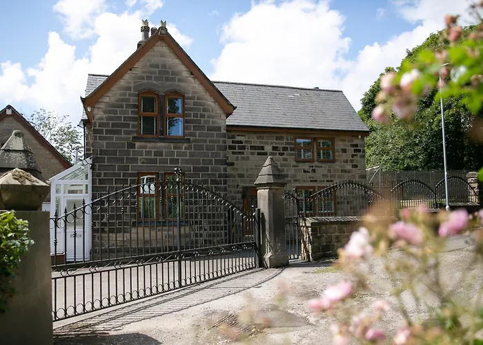 Modern Family - Gateway To Yorkshire * Leeds