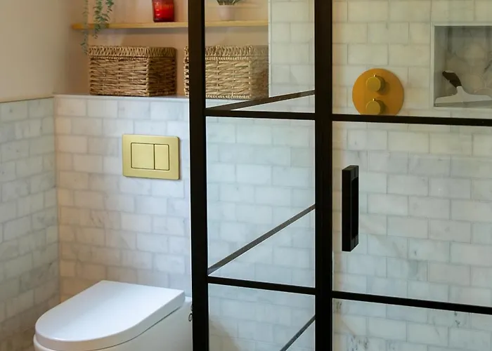 Modern Family - Gateway To Yorkshire * Leeds