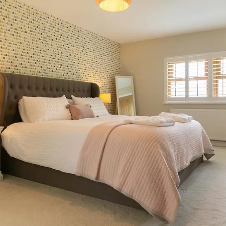 Modern Family - Gateway To Yorkshire