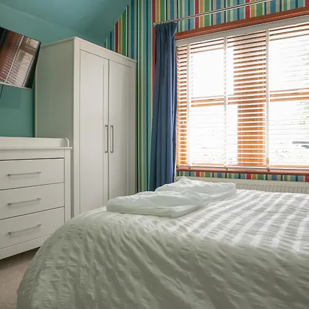 Modern Family - Gateway To Yorkshire