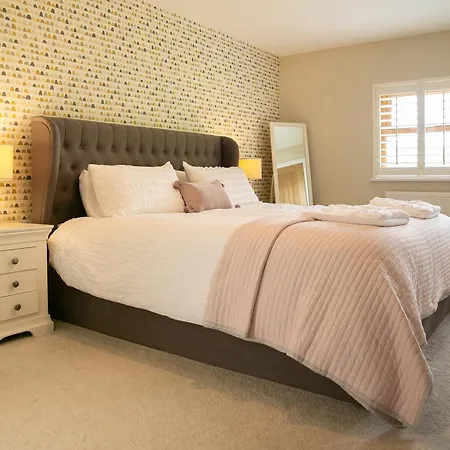 Modern Family - Gateway To Yorkshire *