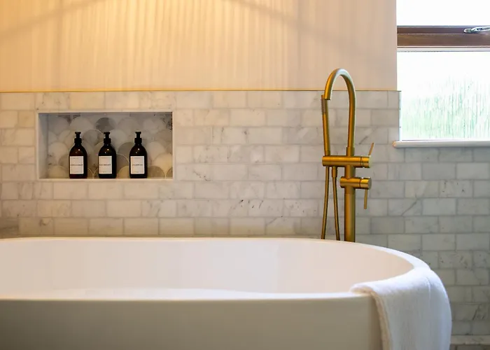 Modern Family - Gateway To Yorkshire *