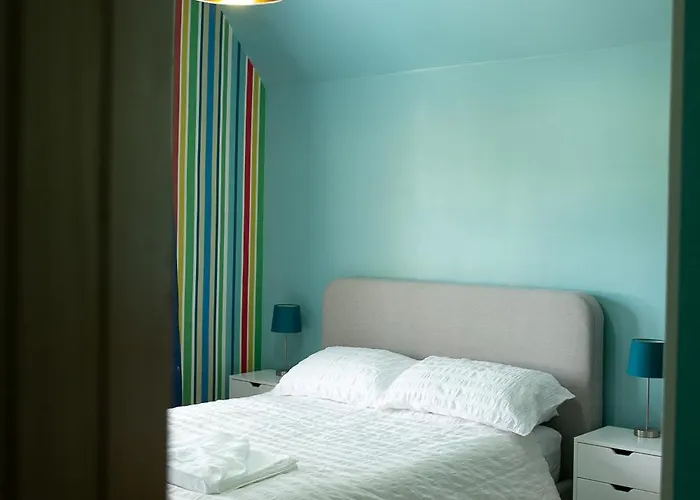 Modern Family - Gateway To Yorkshire